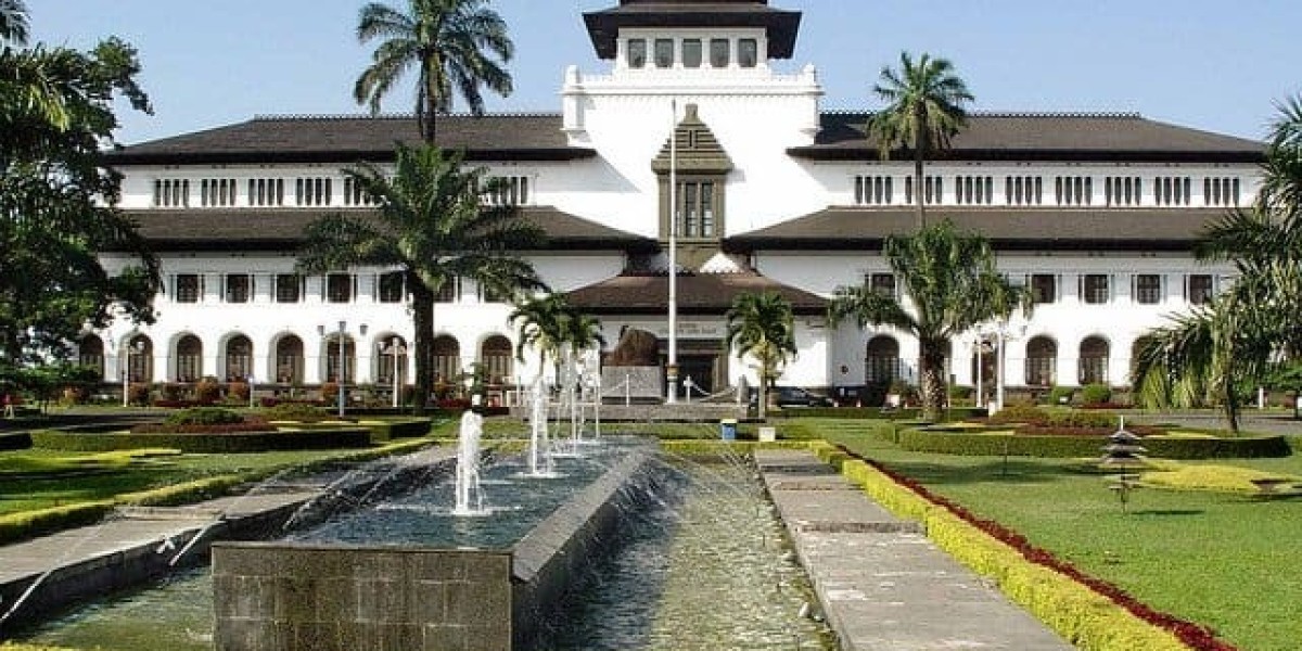 Bandung: A Combination of Cooking Thrills and Dutch Architecture