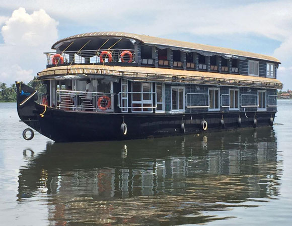 Luxury Houseboat in Alleppey : Premium&Unforgettable Experience