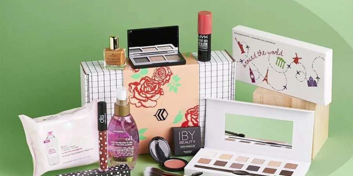 4 Different Effective Uses of Cosmetic Display Boxes