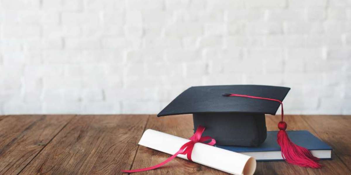 The Truth Behind Fake Degrees and Fake Diplomas