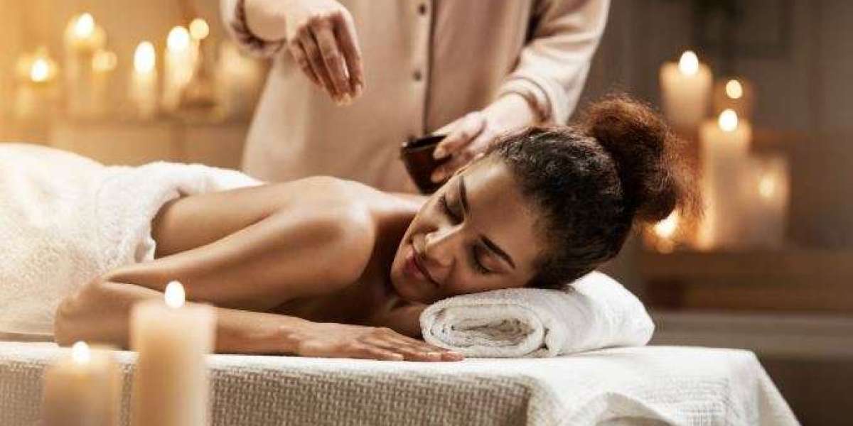 How a Naked Massage in London Can Help You to Rediscover Yourself