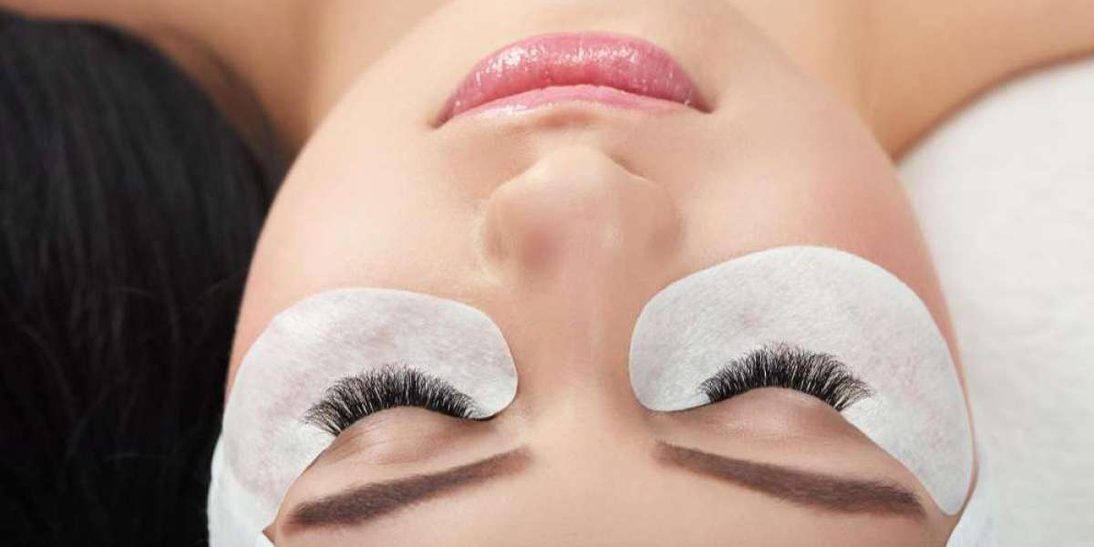 Gold Coast Lash Extensions – Wake Up with Beautiful, Effortless Lashes