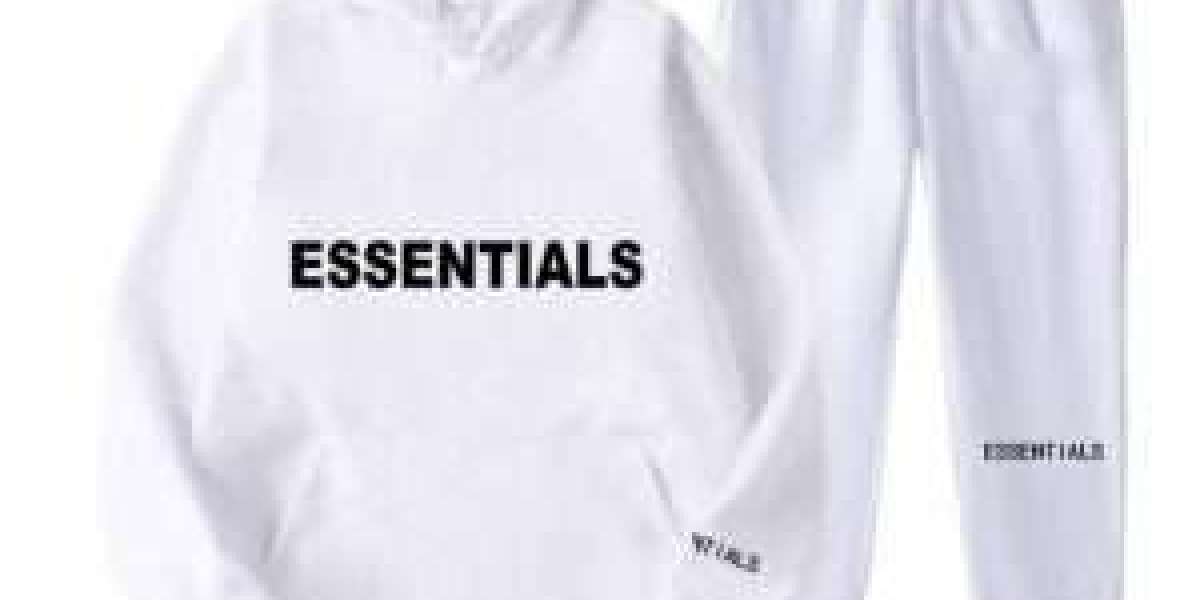 Why Essentials Hoodies Are a Must-Have for Every Fashion Enthusiast