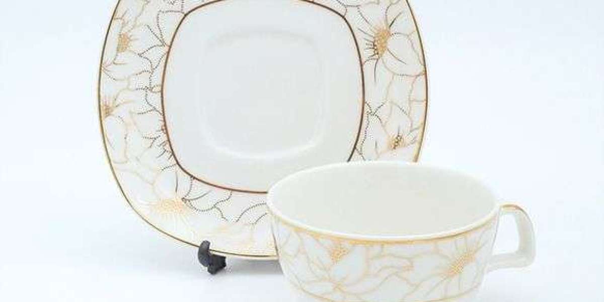 Porcelain Dinnerware vs. Stoneware: Which One Is Better?