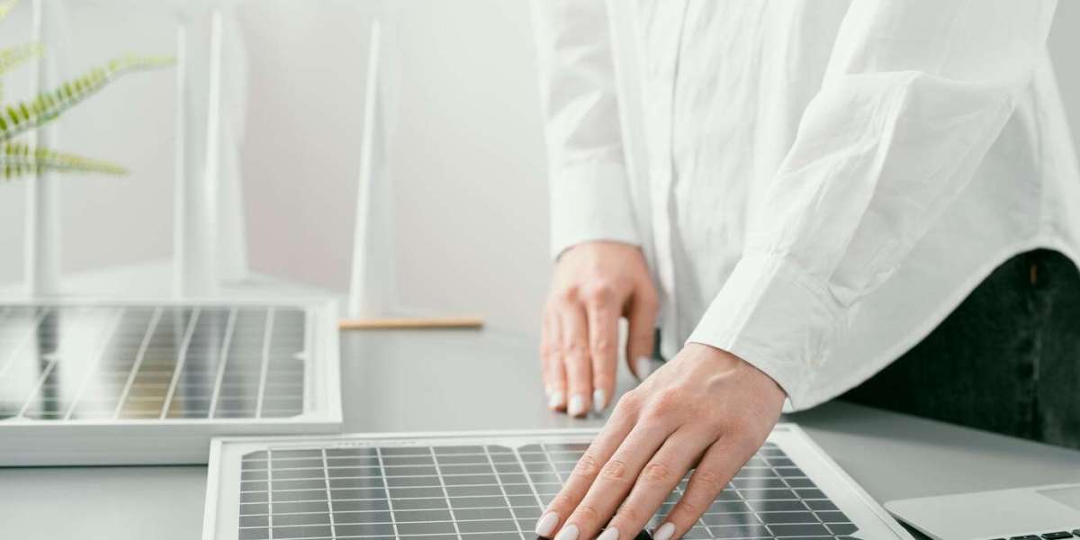 Solar Panel Laminating Machine Market:  Grows with Expansion of Solar Manufacturing Across Key Global Regions