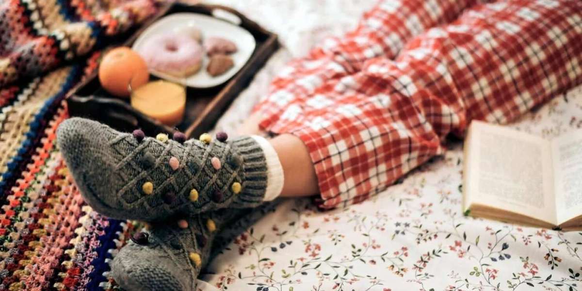 Transitioning Your Home Decor: From Diwali Brights to Winter Warmth